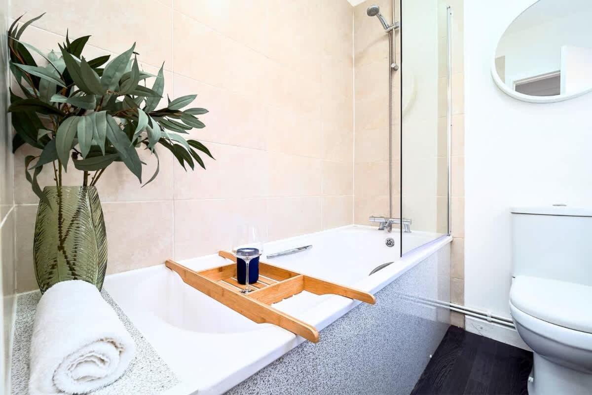 Penkhull House By Truestays - 4 Bedroom House In Stoke-On-Trent Zewnętrze zdjęcie