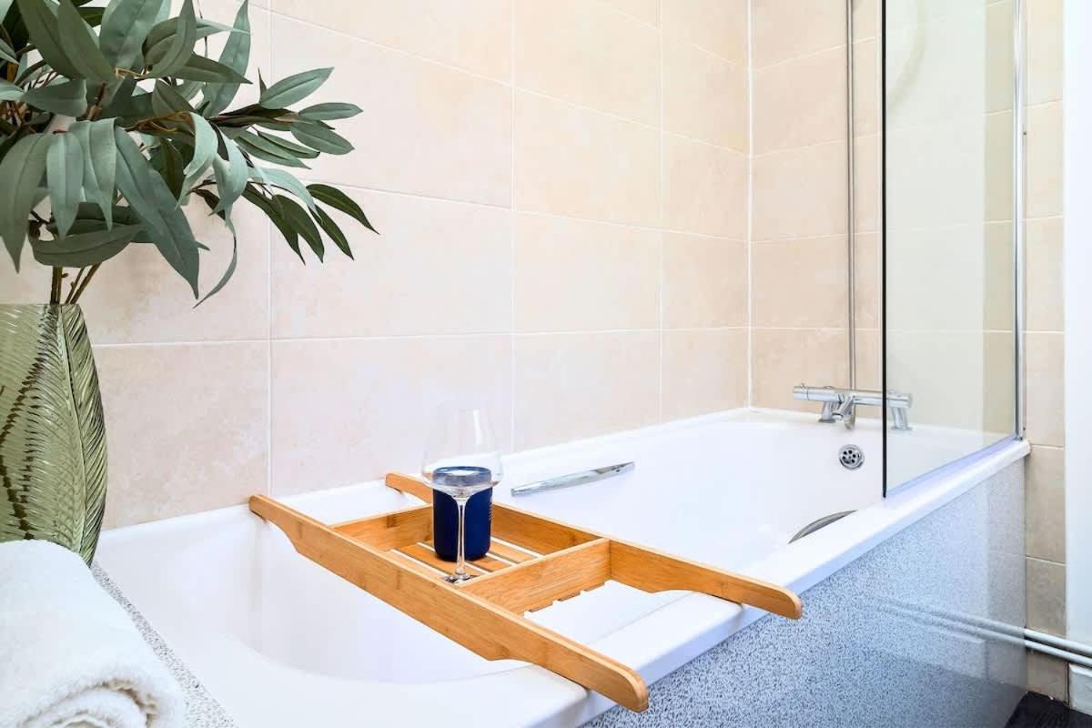 Penkhull House By Truestays - 4 Bedroom House In Stoke-On-Trent Zewnętrze zdjęcie